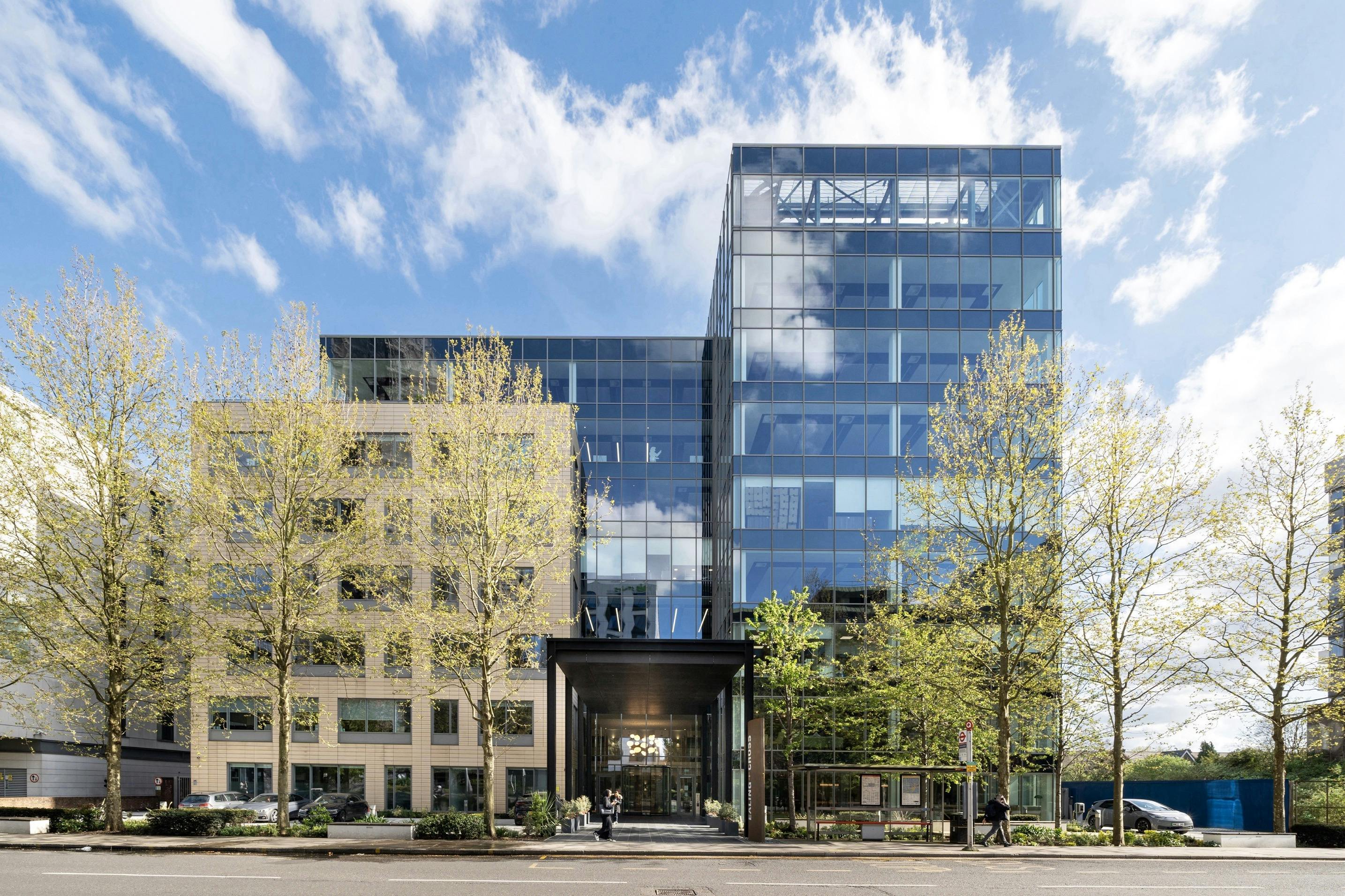 Biuro J.Dauman Logistics — Ealing Cross, Londyn